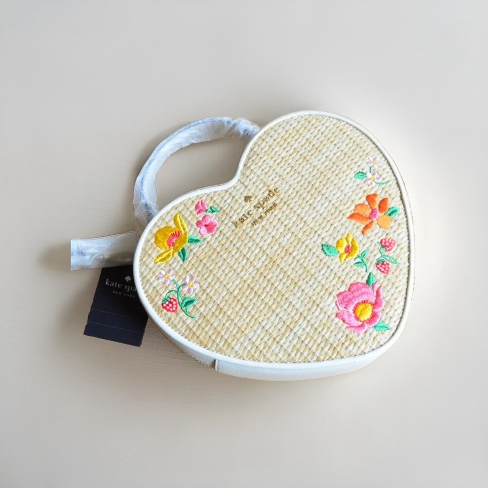 ♡ Kate spade heart purse